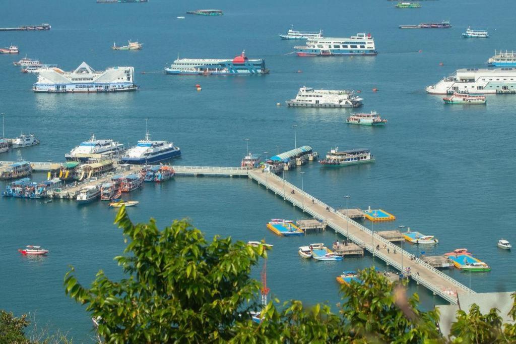 The Green View Pattaya Buitenkant foto